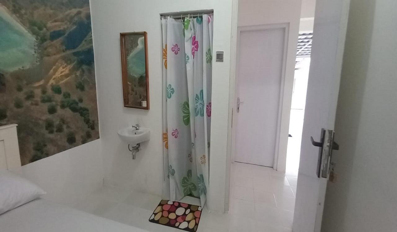 Oyo 90974 Homestay Golo Koe Sejahtera ラブハン・バジョ エクステリア 写真