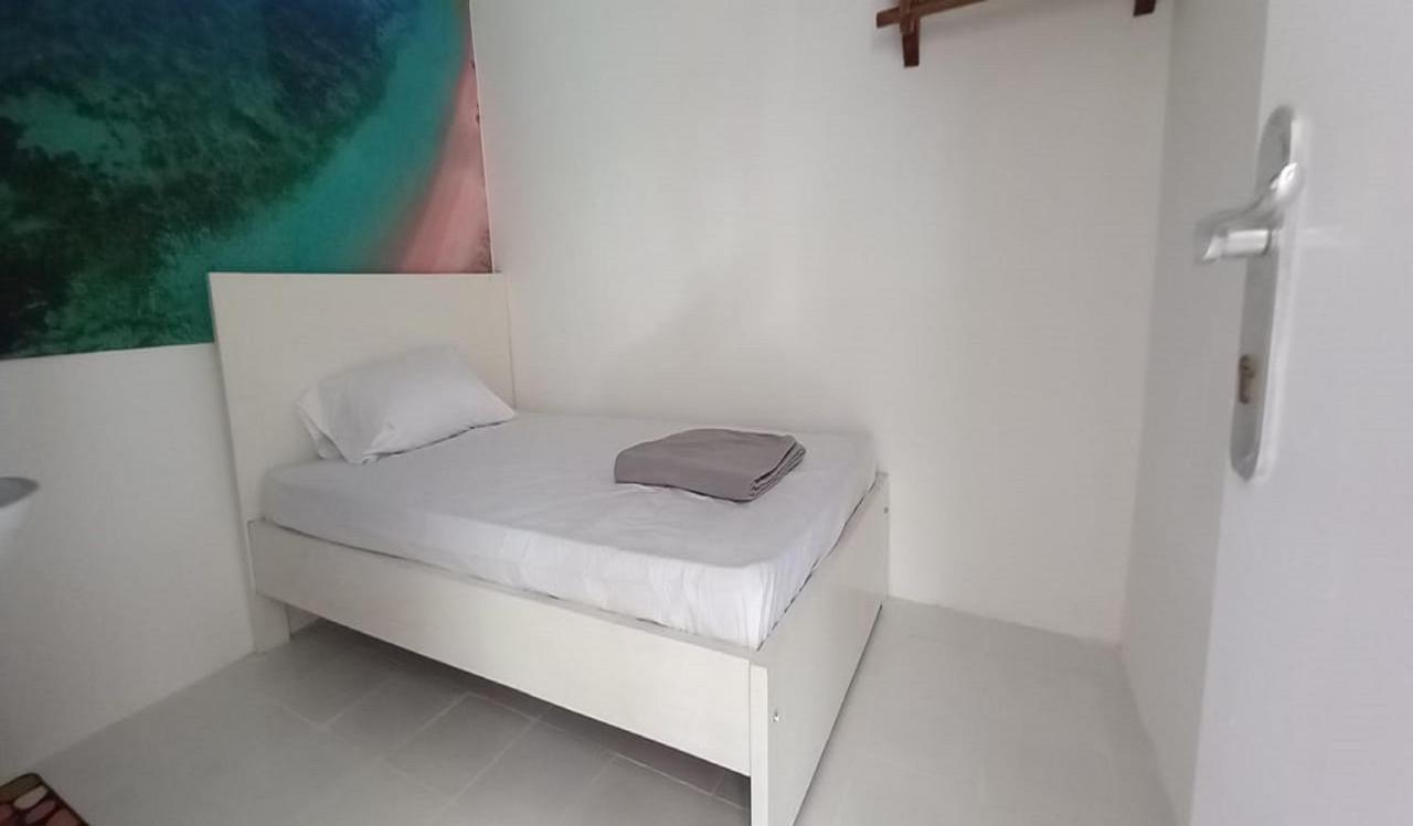 Oyo 90974 Homestay Golo Koe Sejahtera ラブハン・バジョ エクステリア 写真