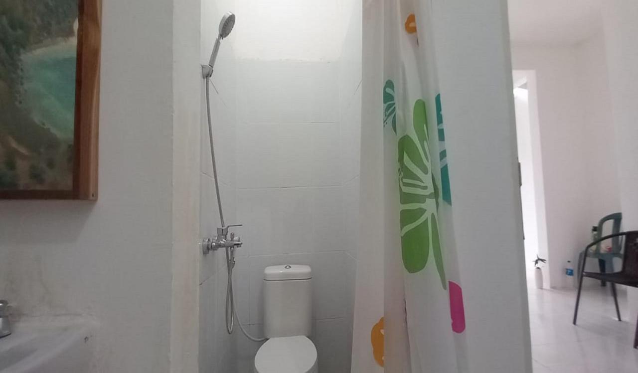 Oyo 90974 Homestay Golo Koe Sejahtera ラブハン・バジョ エクステリア 写真